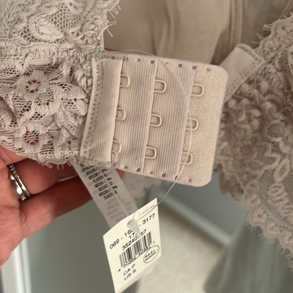 Aerie | Eyelash Lace Plunge Bralette - Picture 7 of 8